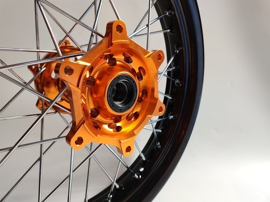 2.50-17と3.00x17インチ オートバイの合金スペックホイール SX250 パーソナライズされたデザイン