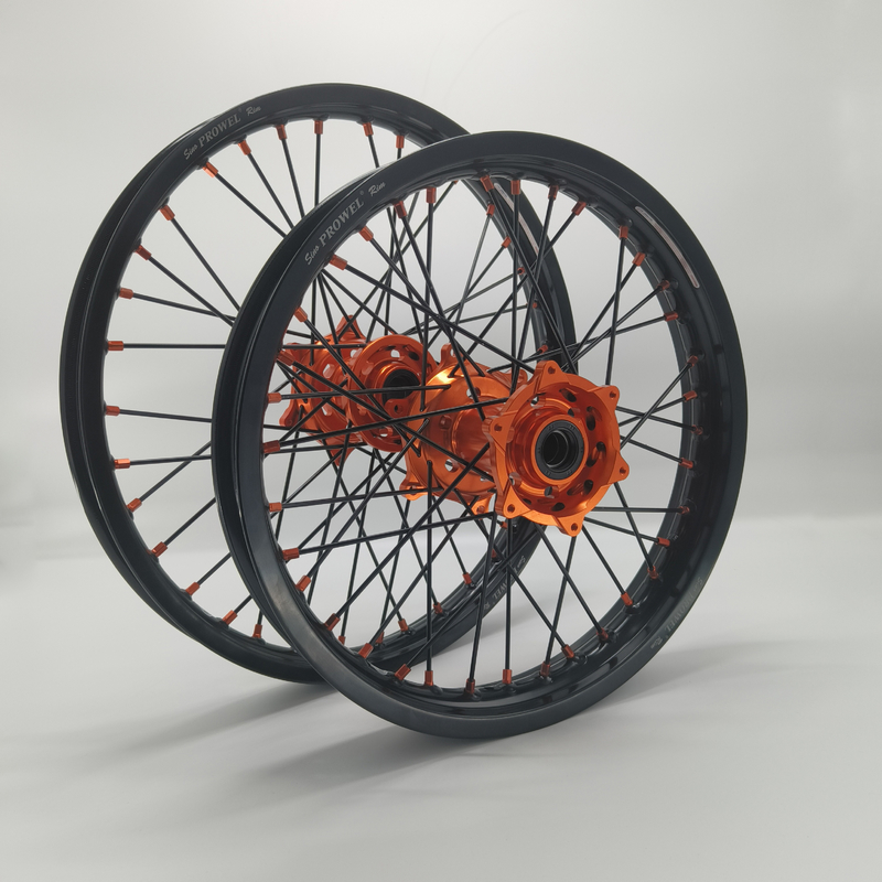KTM EXC 125-530CC 2003-2023用のアンオード化黒 21/18 エンドゥロホイールを交換/修理する